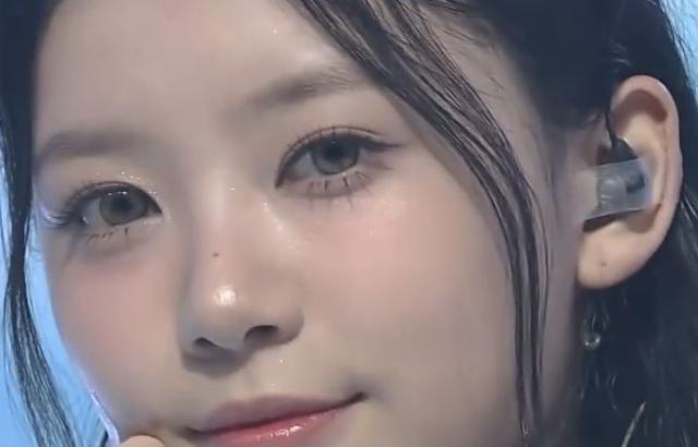 ILLIT 모카