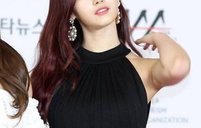 시상식에서 사나
