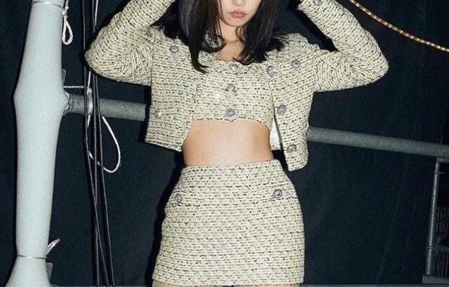 같은 옷을 입은 제니 조이