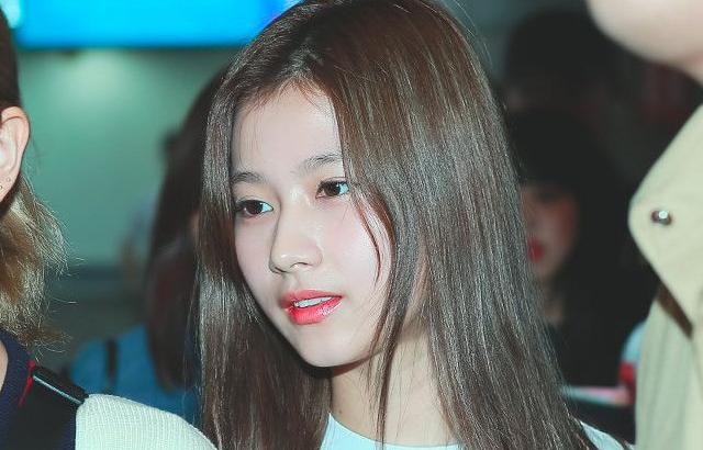 트와이스 사나