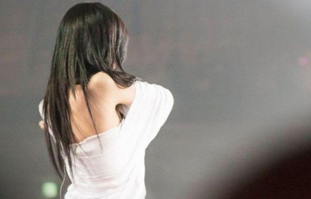 뒤에서본 사나