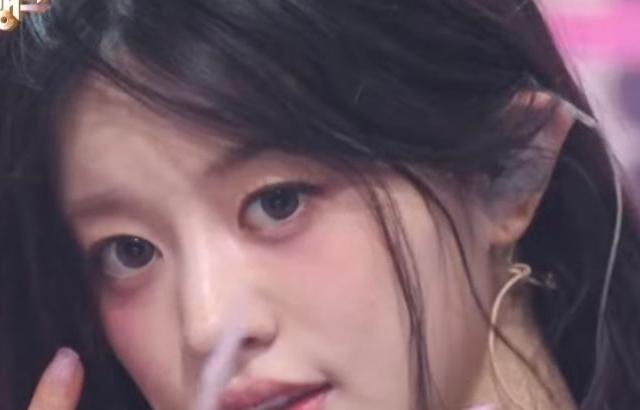 ILLIT 민주