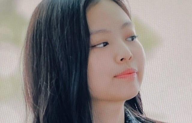 BLACKPINK JENNIE