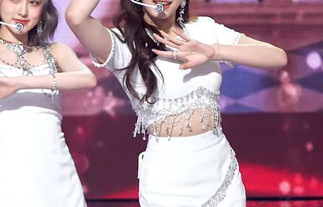 IVE LEESEO