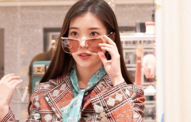구찌 스토어 아이유