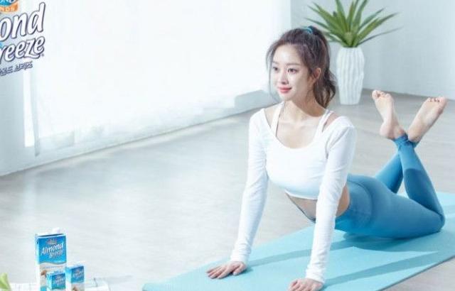 레깅스 입고 필라테스 조보아