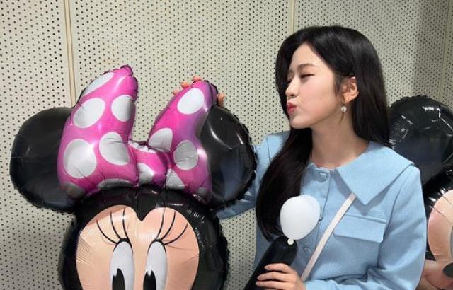 IVE YUJIN