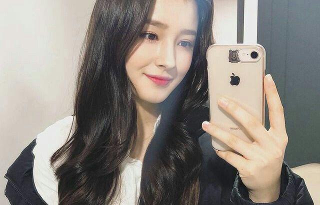 인형 같은 미모...낸시 셀카
