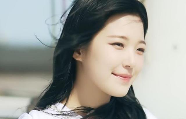 FROMIS 9  백지헌