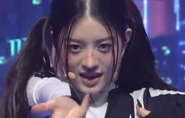 ILLIT 민주