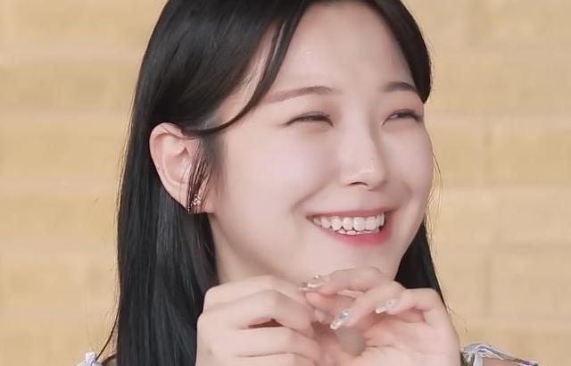 FROMIS 9  백지헌