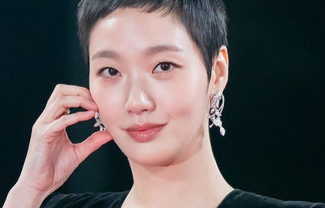 김고은