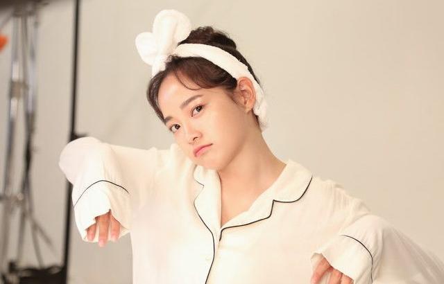 김세정 - 화장품 광고 촬영 현장 (고/33p)