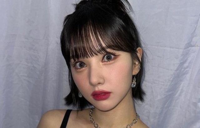 검정 수영복 상의 비비지 은하