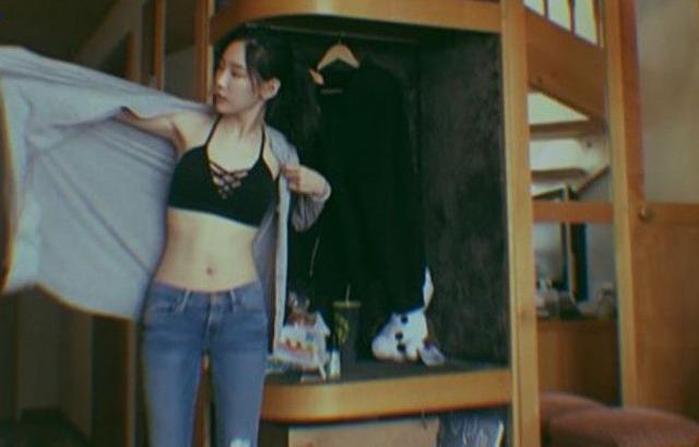 태연 파격노출