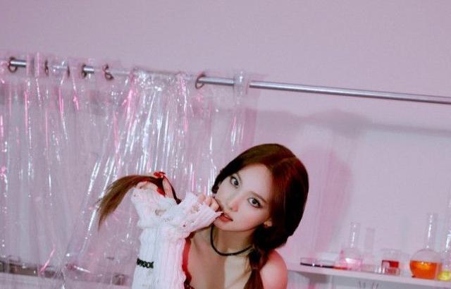 트와이스 'Formula of Love: O+T=<3' 컨셉포토2