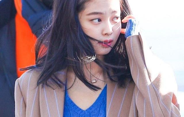 BLACKPINK JENNIE