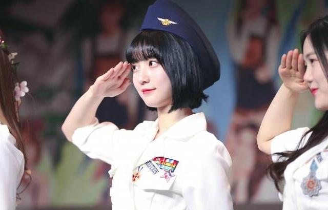 거수경례 때려박는 비니