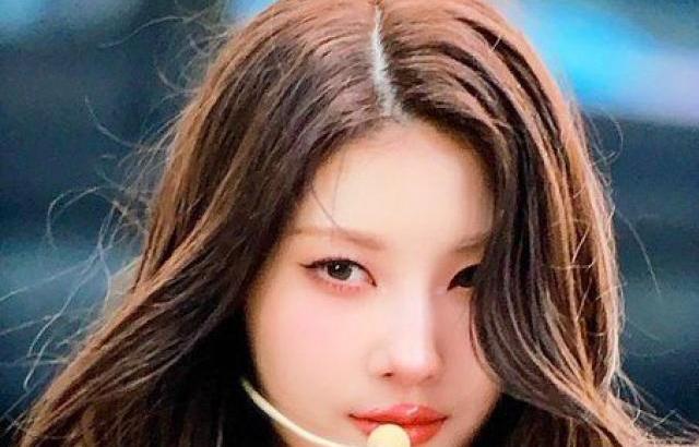 PURPLE KISS chaein