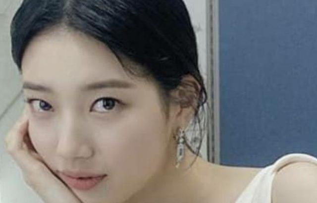수지 훅파인 드레스