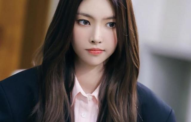 아일릿 (ILLIT) 윤아