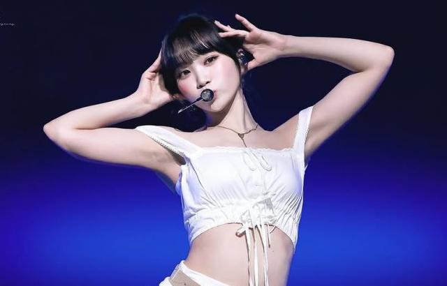LE SSERAFIM (르세라핌) 김채원
