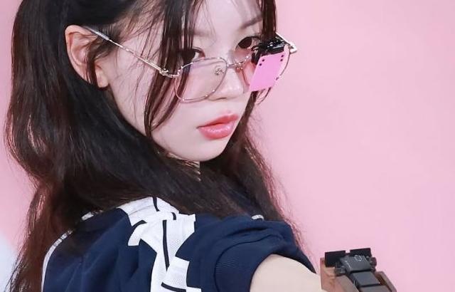 아일릿 (ILLIT) 모카