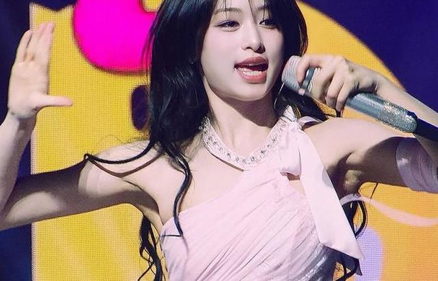 BABYMONSTER (베이비몬스터) 아현