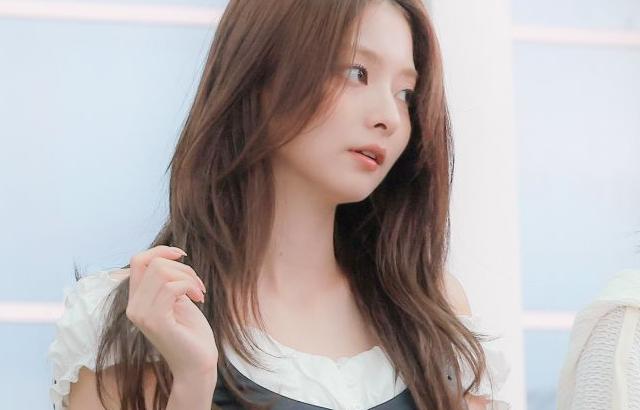 프로미스나인 이나경