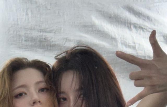피프티피프티 하나,  문샤넬