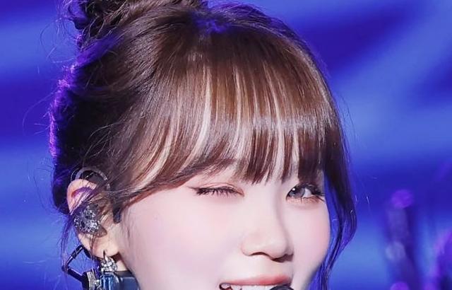 LE SSERAFIM (르세라핌) 김채원
