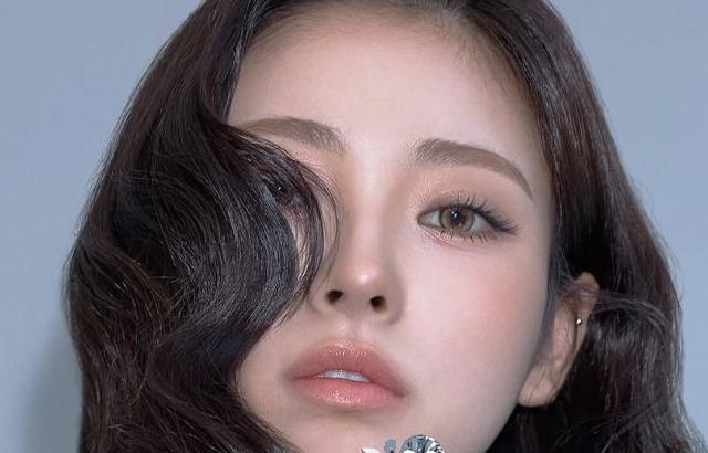 MEOVV (미야오) 안나