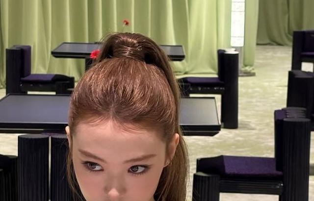 MEOVV (미야오) 엘라