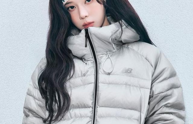 오늘자 공개된 에스파 윈터 뉴발란스 플라잉 구스다운 화보.JPG