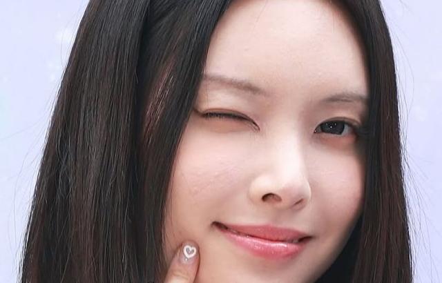 아일릿 (ILLIT) 윤아