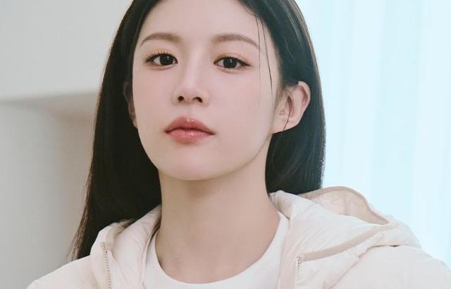 고윤정 디스커버리/ 한화손해보험/ ELLE