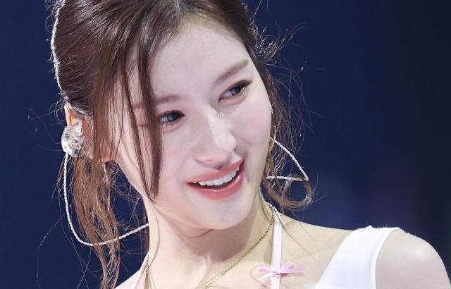 트와이스 사나