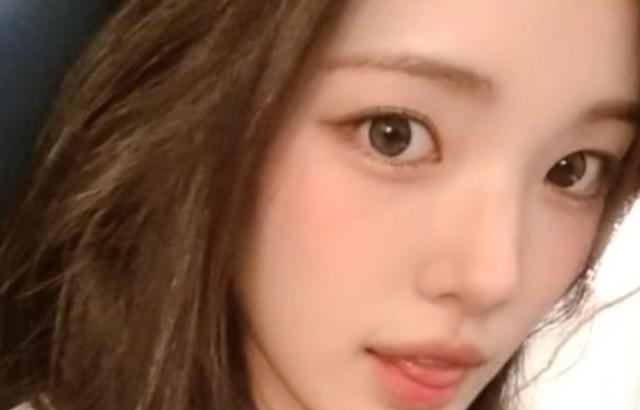 하츠투하츠 유하, 에이나