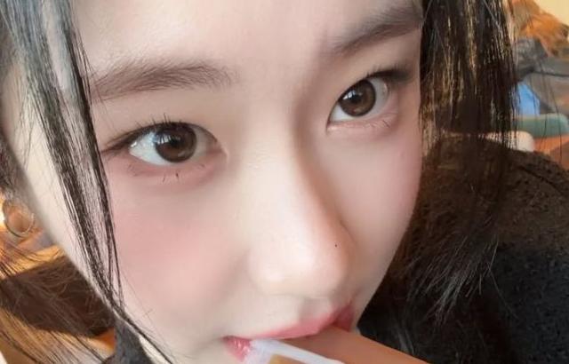 ITZY (있지) 채령