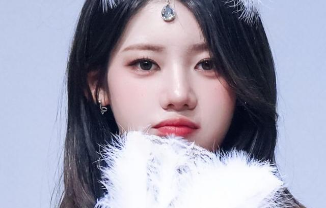 베이비몬스터 로라
