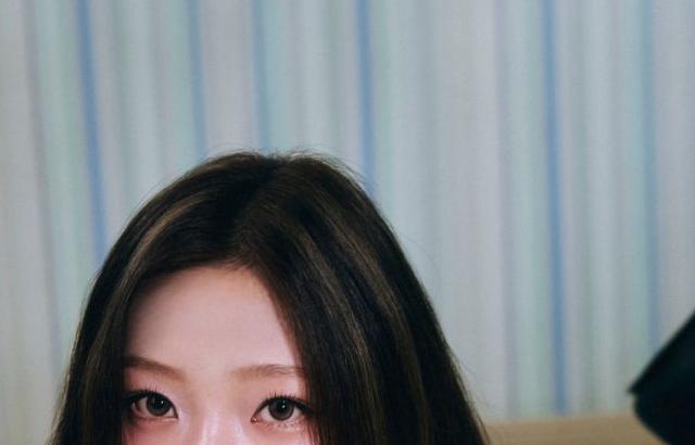 Hearts2Hearts The 1st Mini Album [FOCUS] [Image Teaser #2] (2)