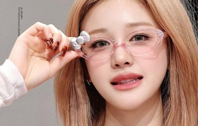 BABYMONSTER (베이비몬스터) 파리타