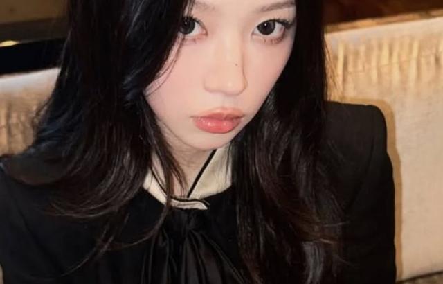 아일릿 (ILLIT) 모카
