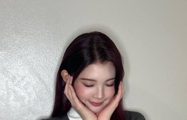 하츠투하츠 에이나