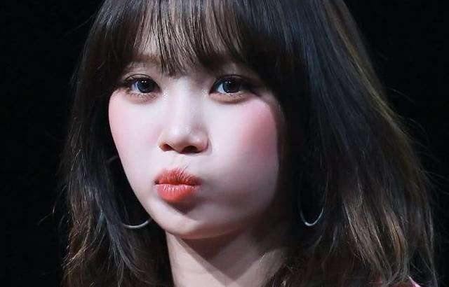 LE SSERAFIM (르세라핌) 김채원