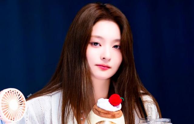 프로미스나인 이나경