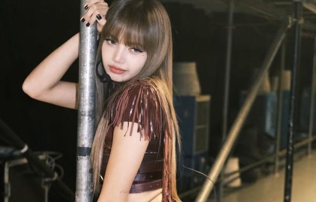 BLACKPINK (블랙핑크) 리사