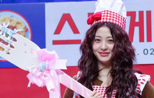 르세라핌 허윤진