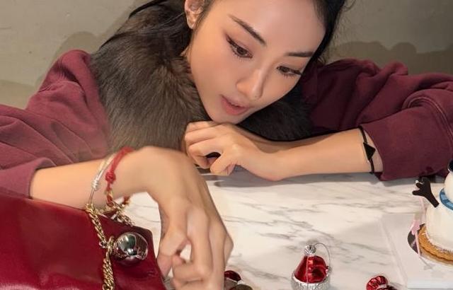 MEOVV (미야오) 가원