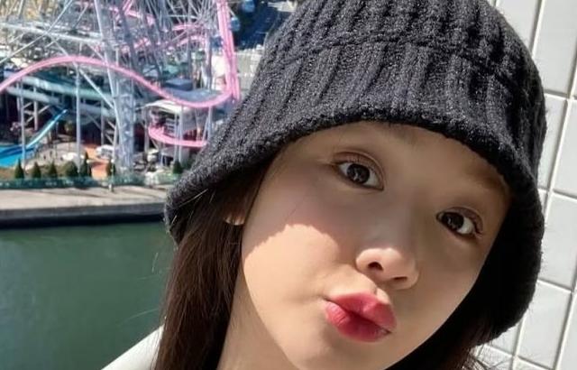 BABYMONSTER (베이비몬스터) 파리타